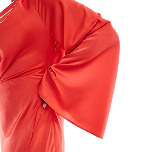 ASOS DESIGN Curve Satin Off The Shoulder Asymmetric Maxi Dress in Red Size 12 - Picture 4 of 13